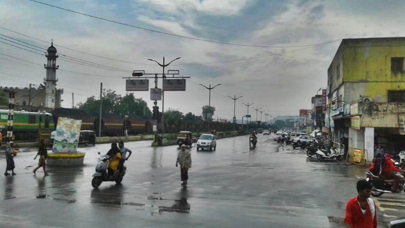 छत्तीसगढ़ में अगले 4 दिन चढ़ेगा पारा, बढ़ेगी गर्मी — बस्तर संभाग में अंधड़ और बिजली गिरने का अलर्ट, 41 डिग्री के साथ बिलासपुर सबसे गर्म
